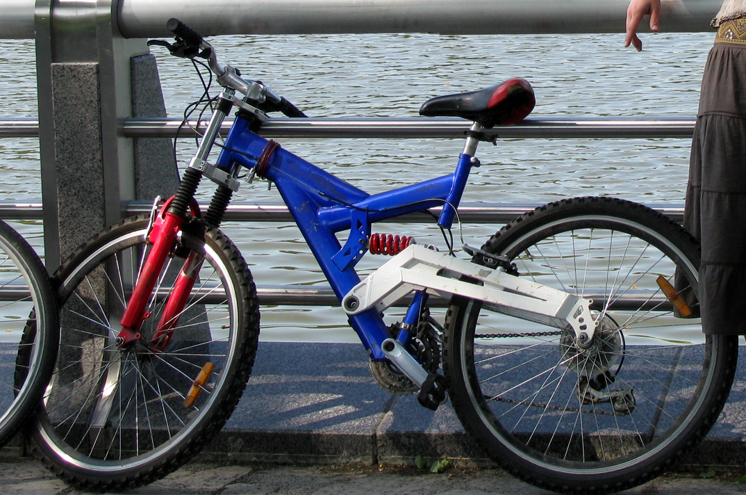 Велосипед полностью синий. Украден велосипед Дмитров.